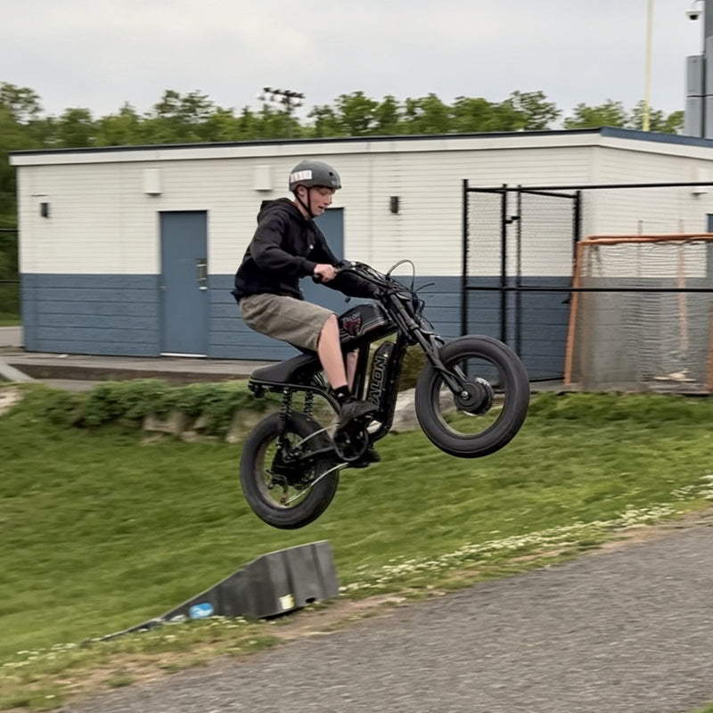T787 Real Riders In Action